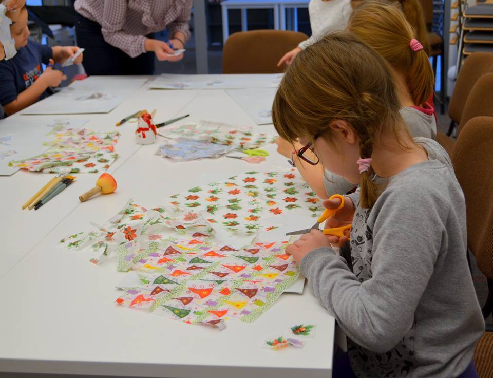 25507932_907705359378826_2993274841095029082_n